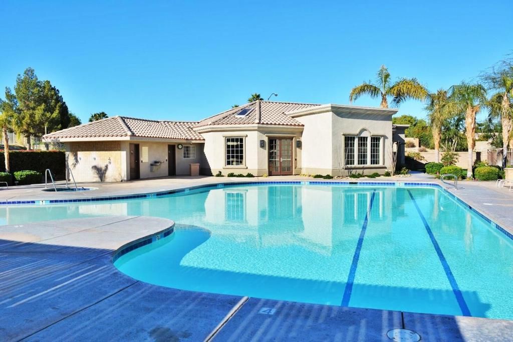 listing image 130725008071676013353