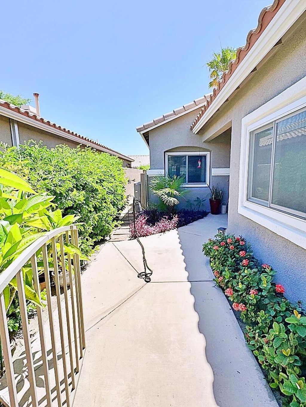 listing image 130723032363126517683