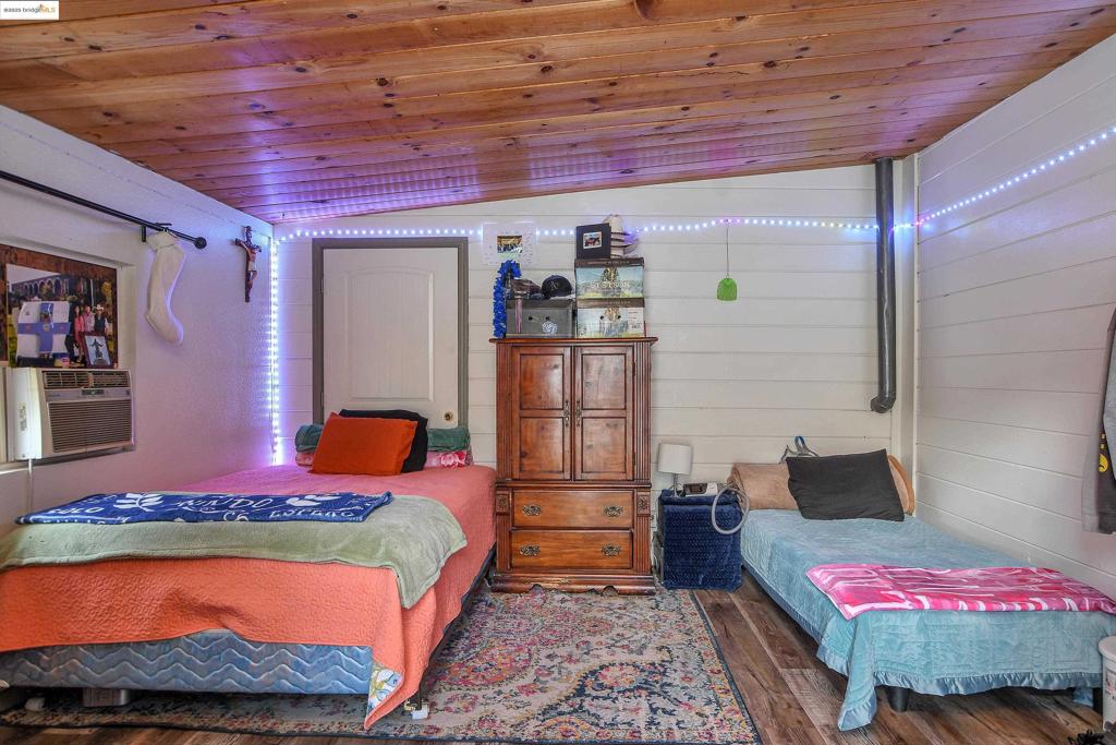 BRENTWOOD - Residential