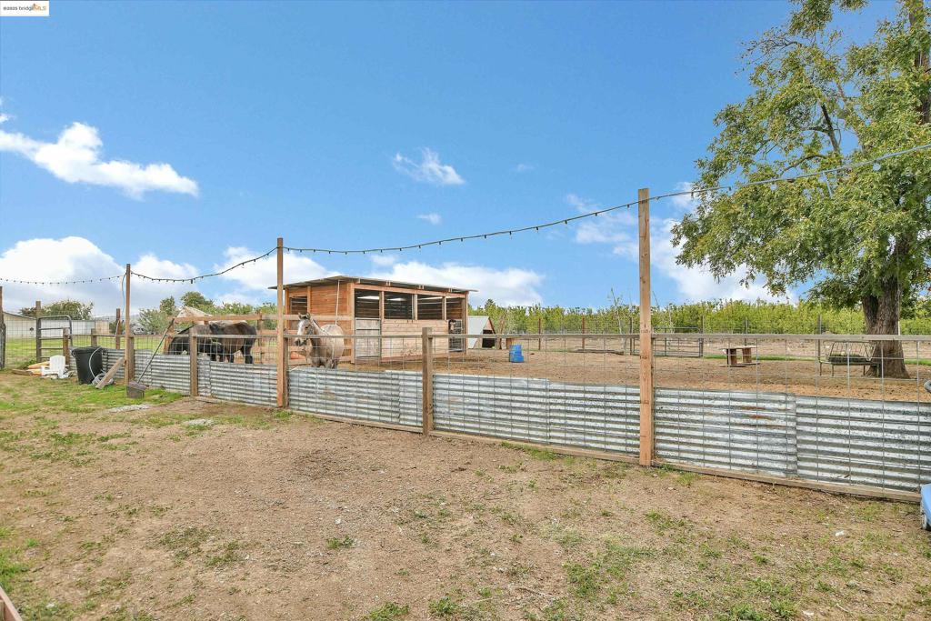 BRENTWOOD - Residential