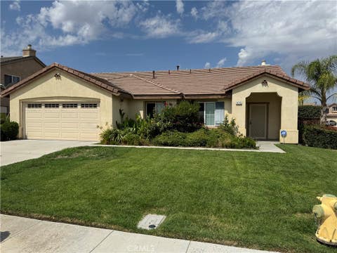 Photo of 476 Cerro Vera WAY, San Jacinto, CA 92582 (MLS # PW26176868)