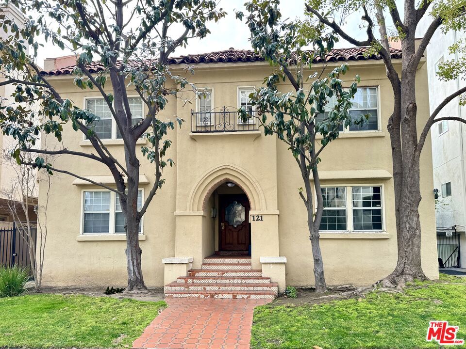 This sun-drenched studio is part of a cozy, eight-unit building on a peaceful, tree-lined street right in the middle of beautiful Beverly Hills. Dual-glass windows bring in a significant amount of natural light, and the double-pane glass helps keep things quiet and comfortable. Additionally, the unit is situated at the rear of the building, away from the street. The apartment also features sleek granite floors for a stylish touch. You'll find everything you need in the kitchen, including a stove, refrigerator, and plenty of counter space with a granite top and durable finishes. A laundry room right on site for added convenience. Parking is available on the street, and obtaining a permit from the City of Beverly Hills is a straightforward process. The location is fantastic, you're just half a block north of Wilshire Blvd, so you're never far from great shopping, delicious dining, and easy public transit. Call or text today for more information or to schedule a private viewing!
