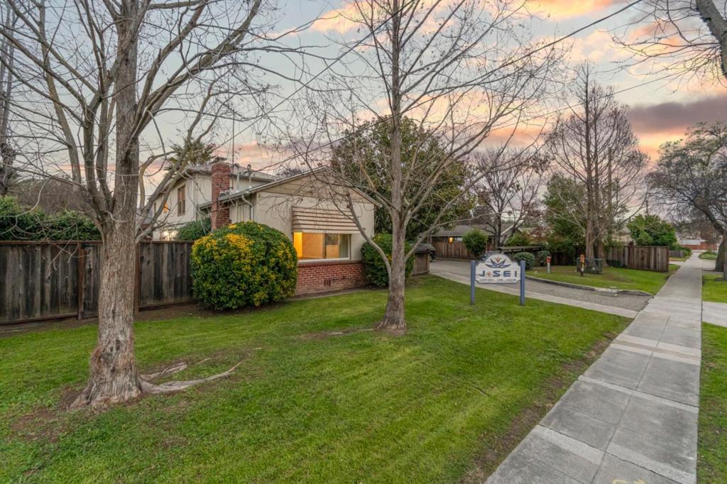 24952 Cypress Avenue