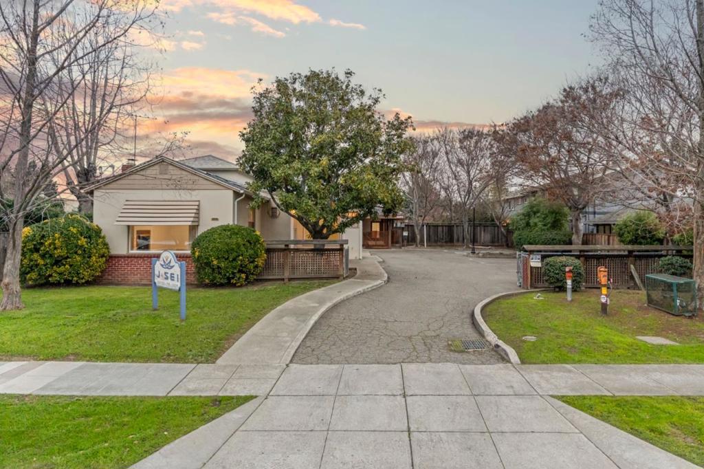 24952 Cypress Avenue