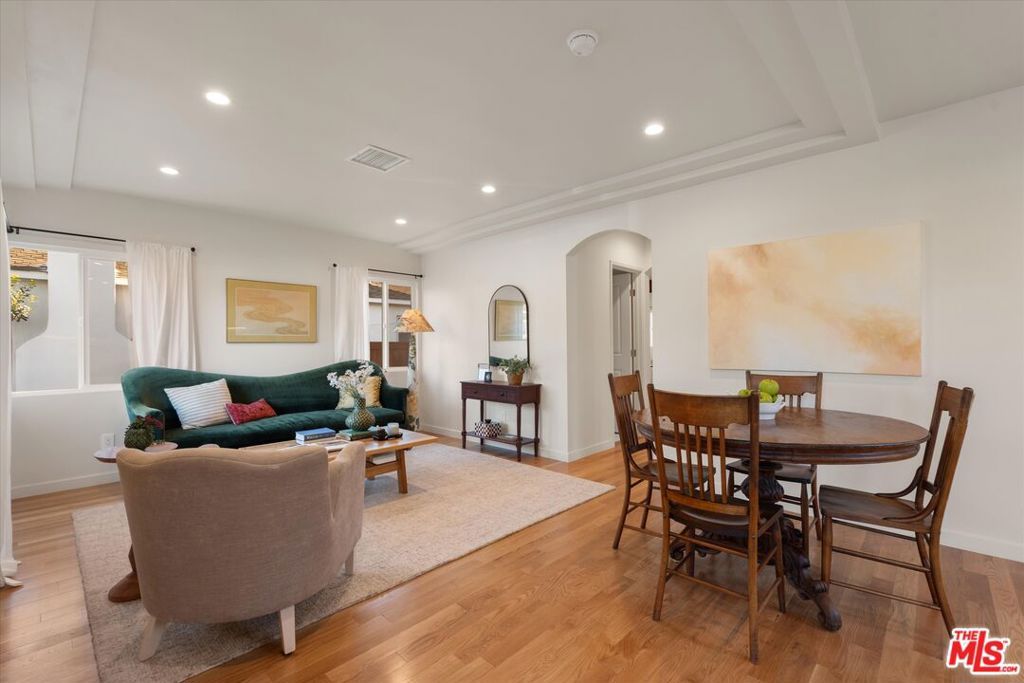 Photo of 2755 Kelton Avenue, Los Angeles, CA 90064 (MLS # 25625569)