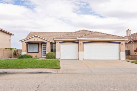 Photo of 3947 Grandview DR, Palmdale, CA 93551 (MLS # SR26219945)