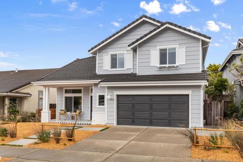 Photo of 26 Driftwood Court, Pacifica, CA 94044 (MLS # ML82024192)