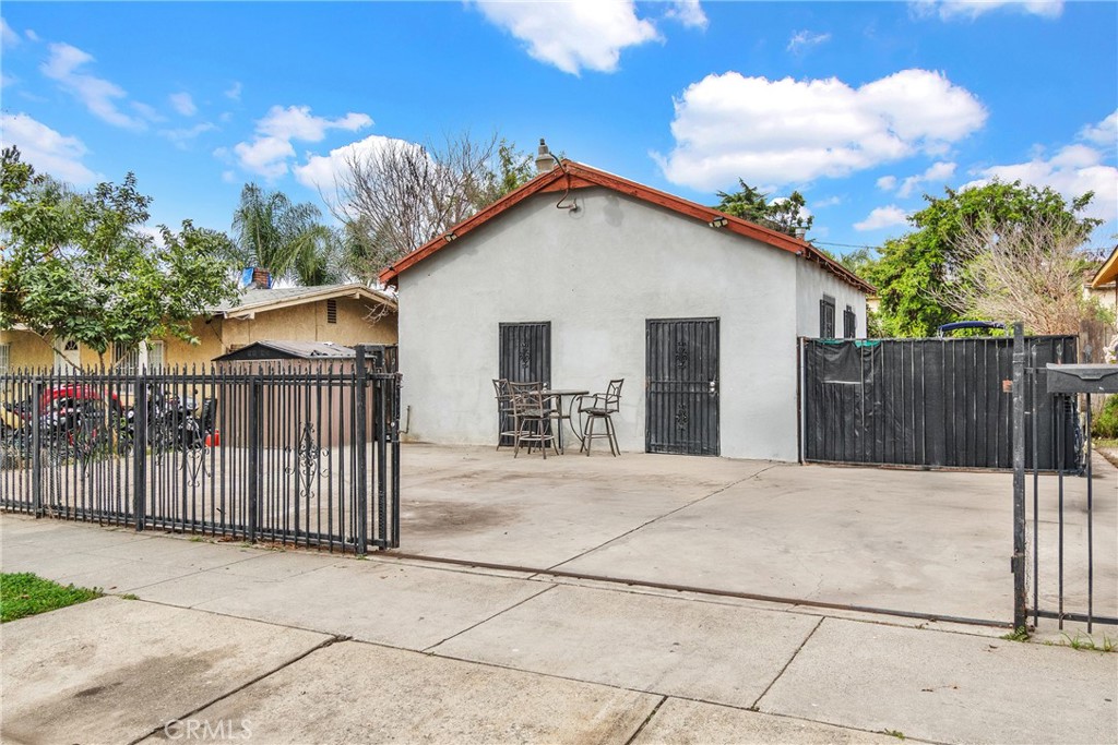 1151 W Mission