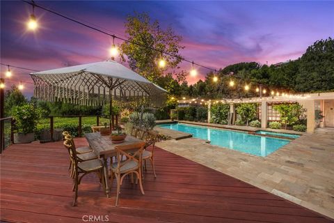 Photo of 10162 La Sierra Pl, North Tustin, CA 92705 (MLS # PW25263388)