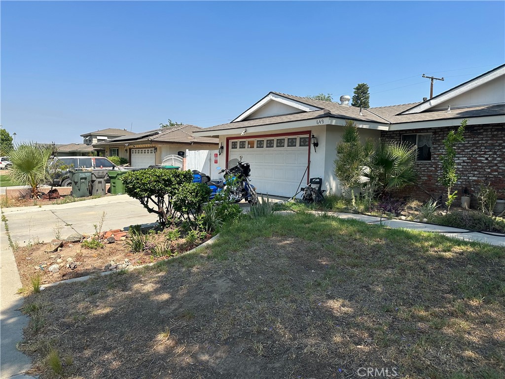 649 W Monterey Road