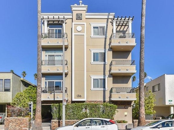 Photo of 1316 Amherst AVE #201, Los Angeles, CA 90025 (MLS # PV26222709)