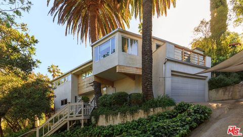 14622 Valley Vista Boulevard Sherman Oaks CA 91403