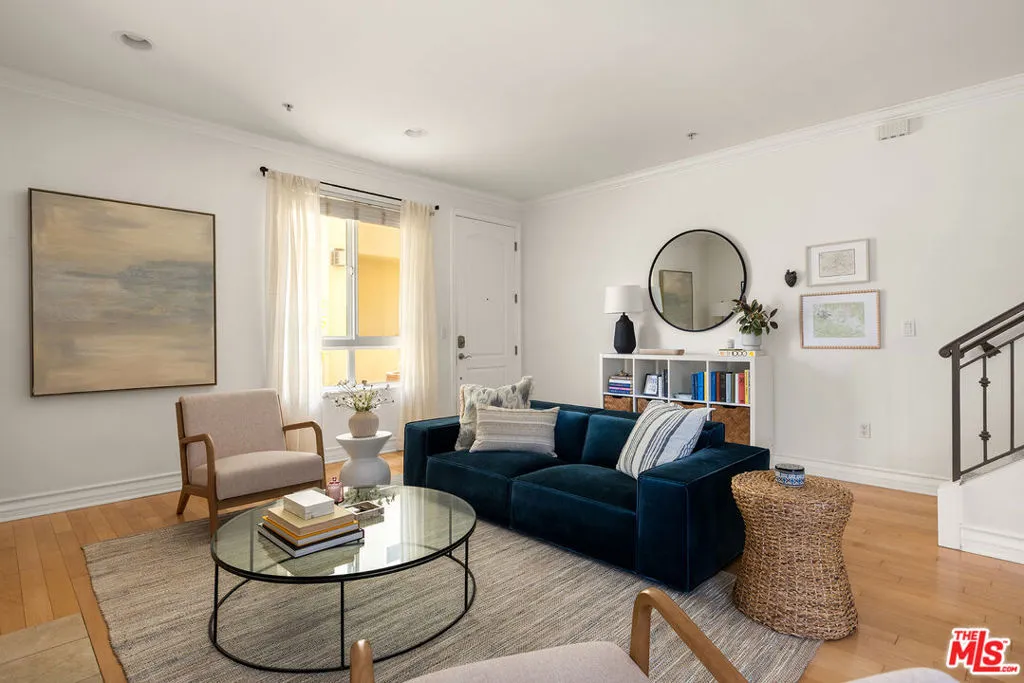 Los Angeles, California 90064, United States, 3 Bedrooms Bedrooms, ,3 BathroomsBathrooms,Residential,Active,236301