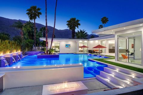 Photo of 387 E Valmonte Sur, Palm Springs, CA 92262 (MLS # 219148616DA)