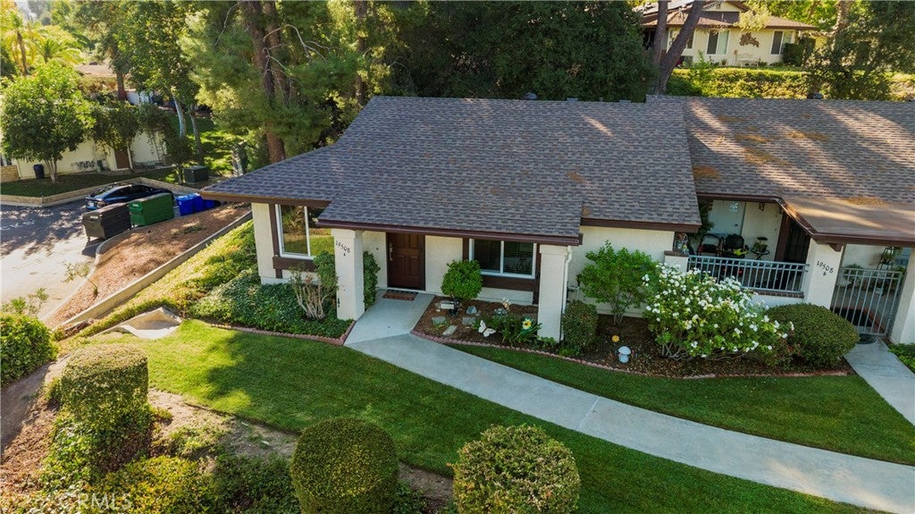 19508 Avenue Of The Oaks