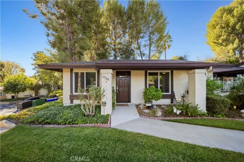 19508 Avenue Of The Oaks, Newhall, CA 91321 - MLS#: SR26201319