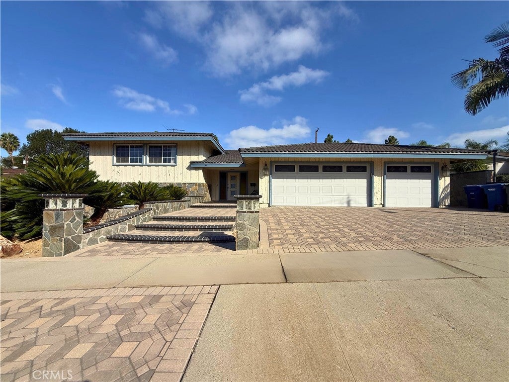 15445 Surrey Lane