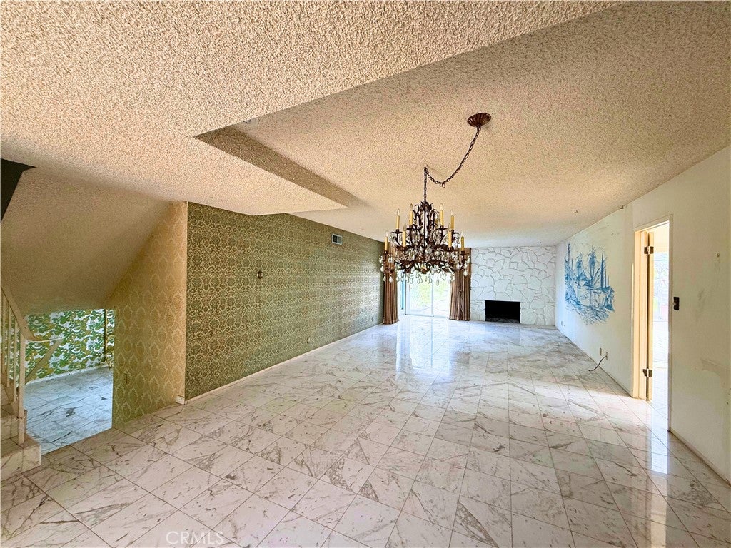 15445 Surrey Lane