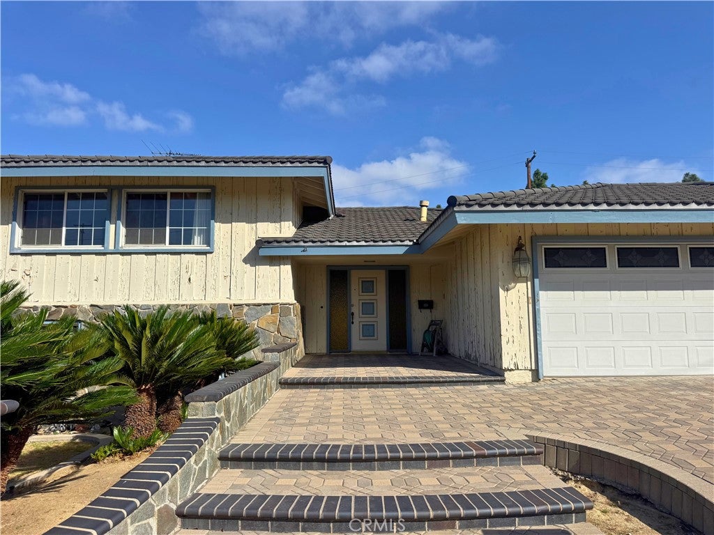 15445 Surrey Lane