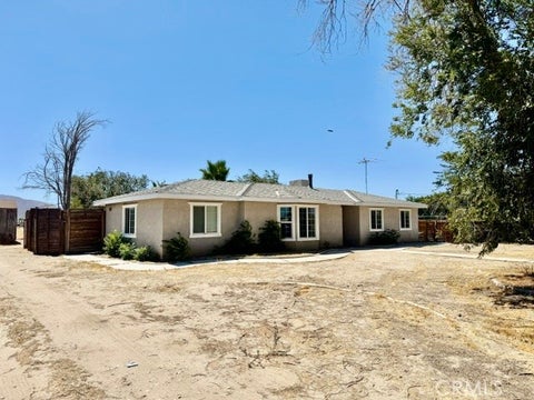 Photo of 11132 E Avenue R6, Littlerock, CA 93543 (MLS # SR26197683)