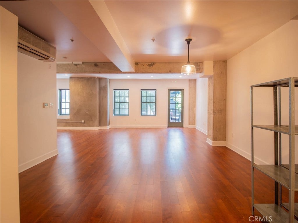 416 S Spring Street 205