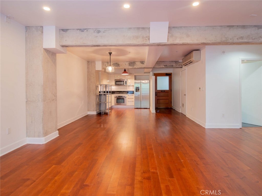 416 S Spring Street 205
