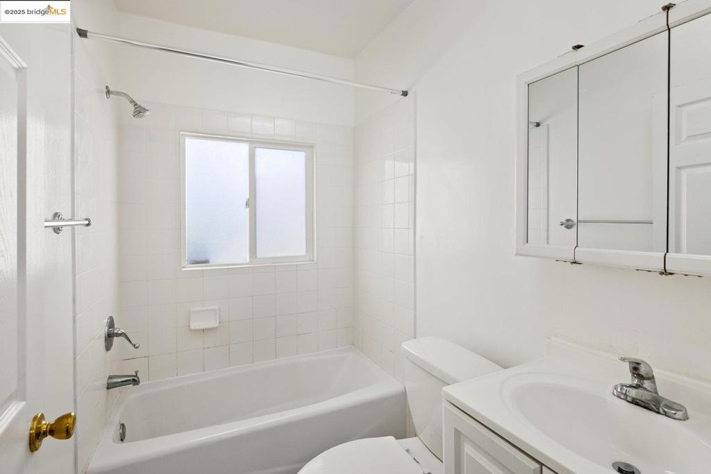 CENTRAL BERKELEY - Residential Income