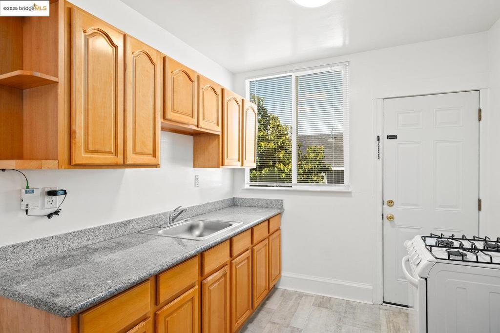 CENTRAL BERKELEY - Residential Income