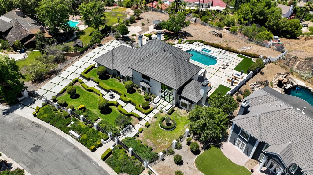 1257 Fetlock Way