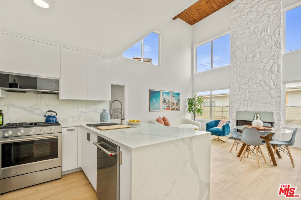 16 Quarterdeck Street 301