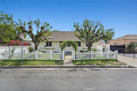 Photo of 10414 Rainier Street, Sun Valley, CA 91352 (MLS # SR25224698) Photo of 10414 Rainier Street, Sun Valley, CA 91352 (MLS # SR25224698)