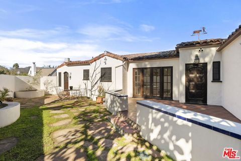 Photo of 2901 Angus Street, Los Angeles, CA 90039 (MLS # 26659191)