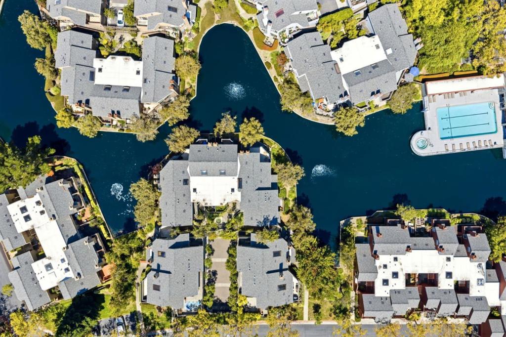 1217 Shoreline Drive