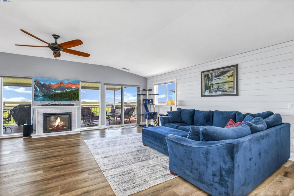 BETHEL ISLAND - Residential