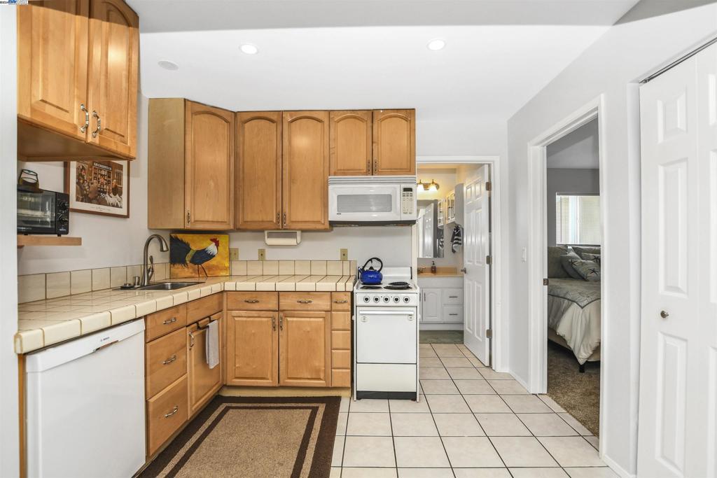 BETHEL ISLAND - Residential