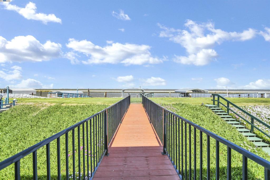 BETHEL ISLAND - Residential