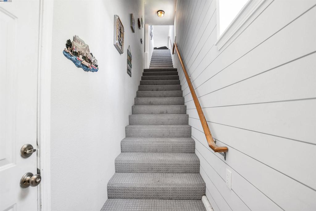 BETHEL ISLAND - Residential