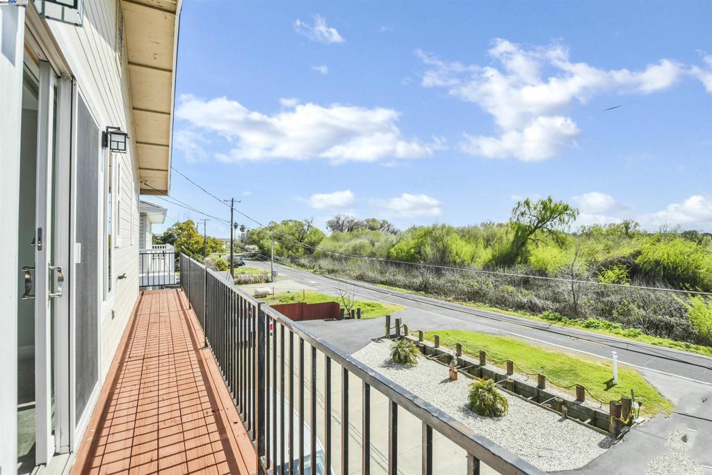 BETHEL ISLAND - Residential