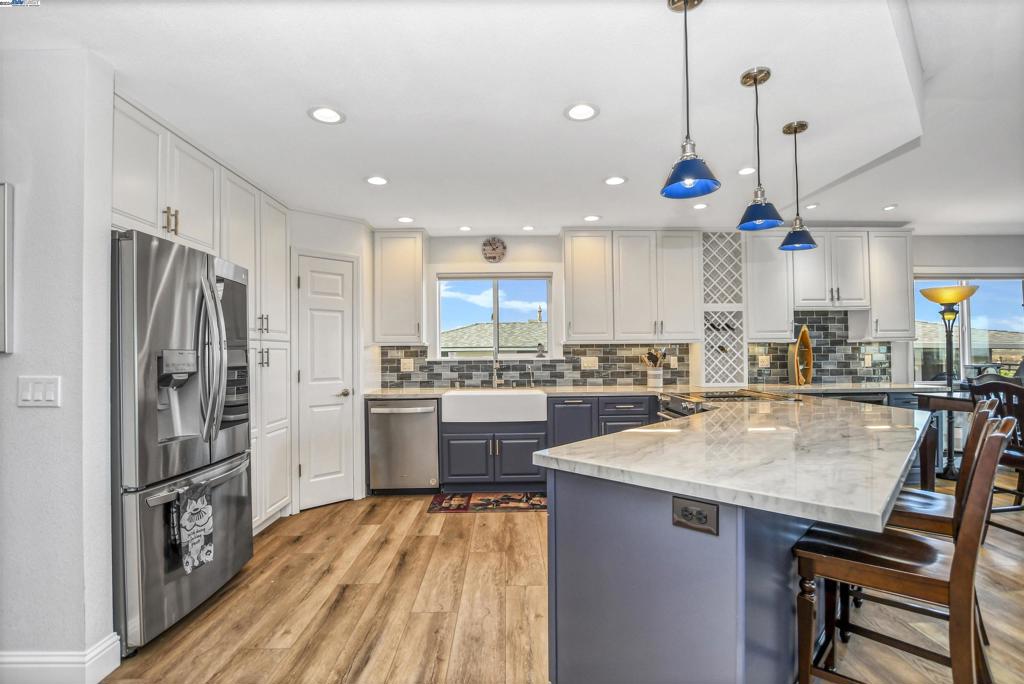 BETHEL ISLAND - Residential