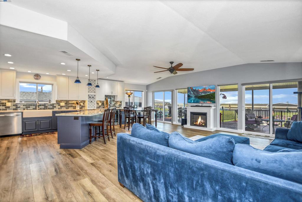 BETHEL ISLAND - Residential