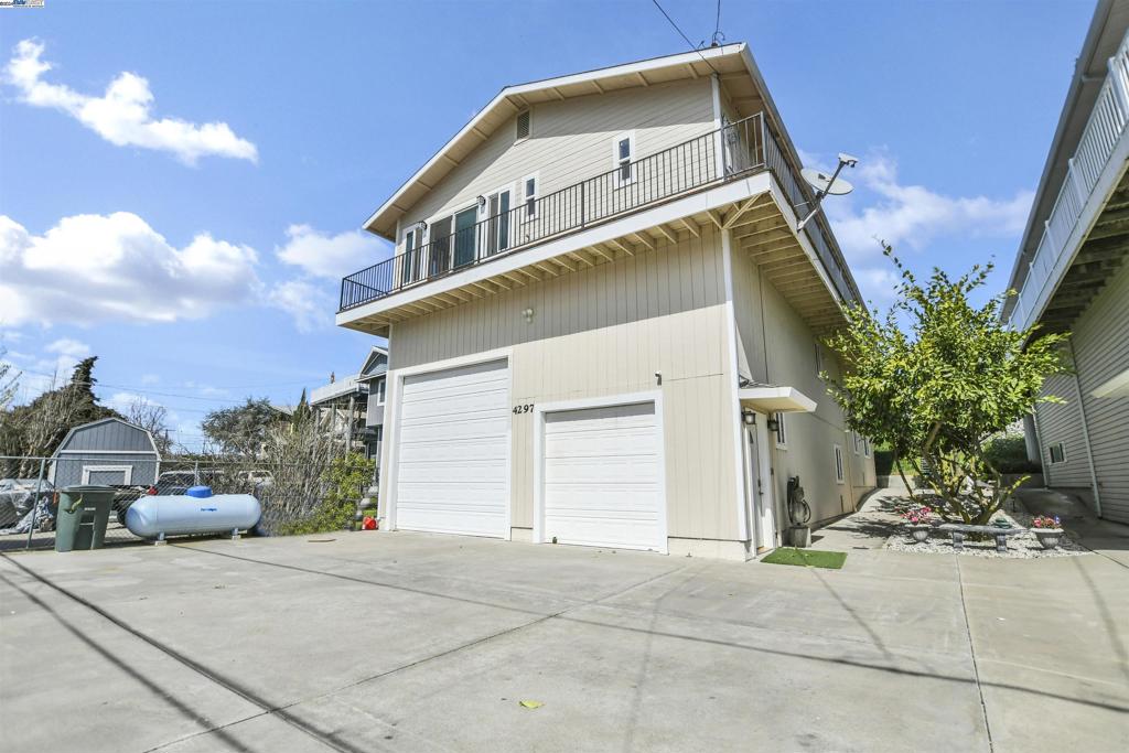 BETHEL ISLAND - Residential