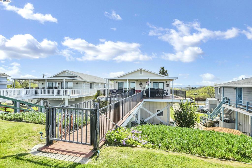 BETHEL ISLAND - Residential