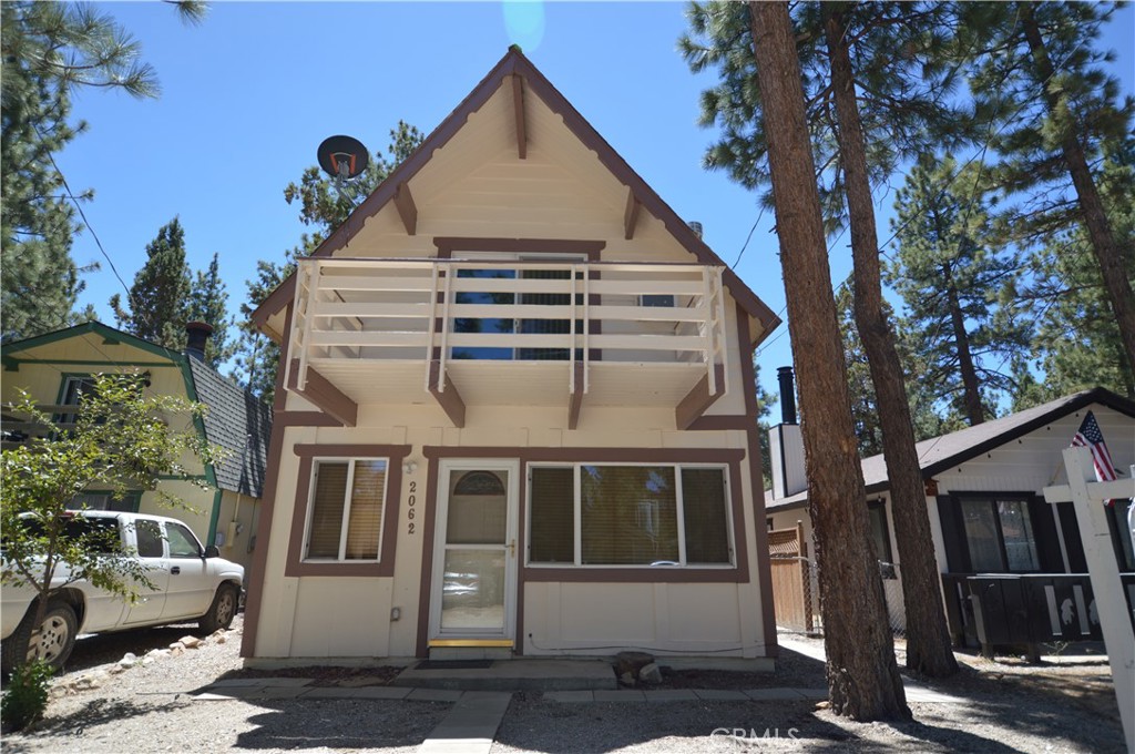 Charming Cabin in Big Bear City! This is your chance to own a piece of Big Bear. Short drive to Lake, Village, and 2 ski resorts. This cabin has 2 bedrooms upstairs, a newer kitchen with laundry. The expansive kitchen is open to the living room. Fenced back yard and 2 storage sheds.