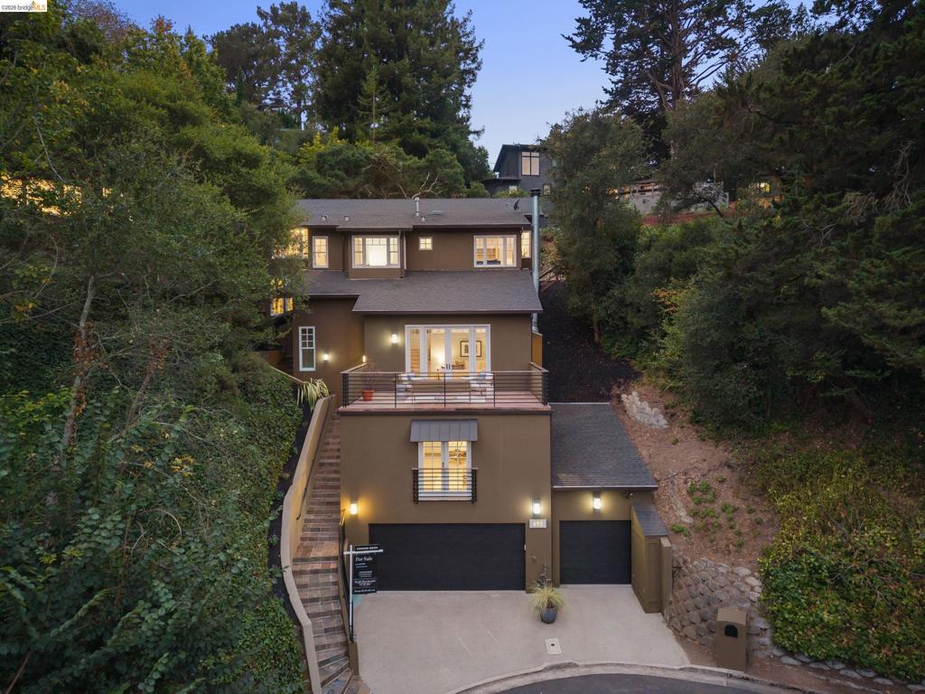 695 Florence
