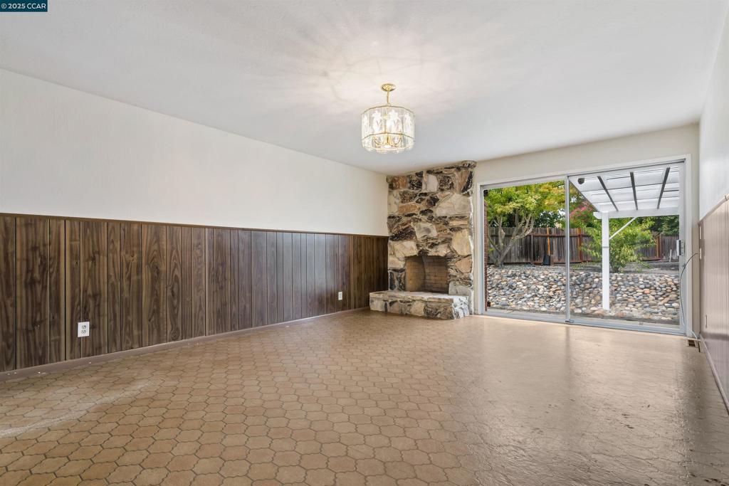 ROSE POINT - Residential