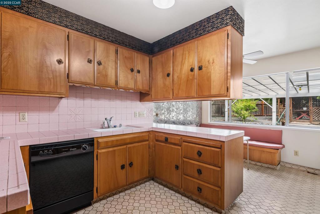 ROSE POINT - Residential
