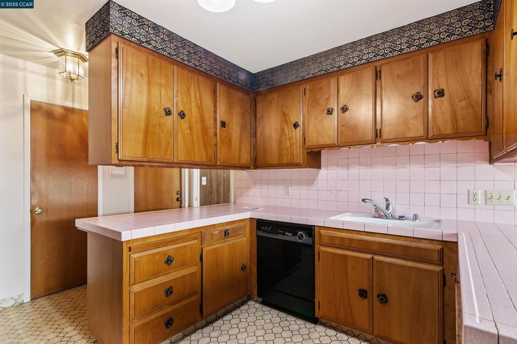 ROSE POINT - Residential