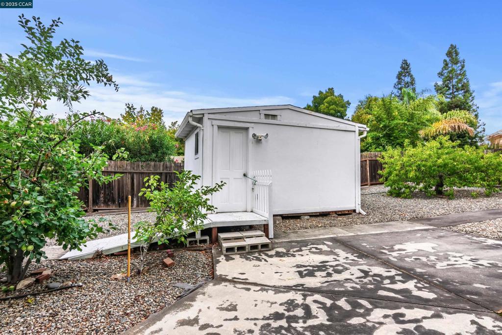 ROSE POINT - Residential
