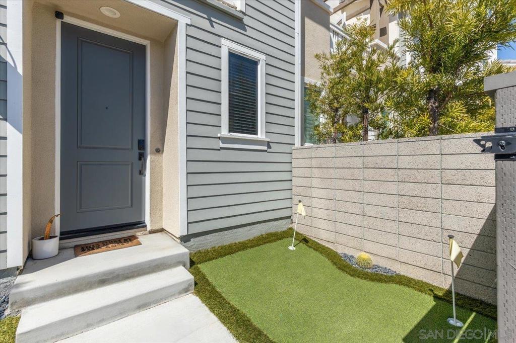 1107 Hibiscus Way