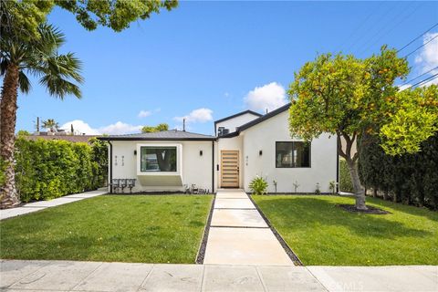 Photo of 914 N Catalina Street, Burbank, CA 91505 (MLS # IV25053571)
